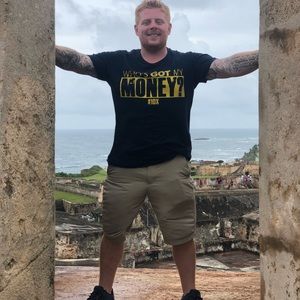 Meet your Posher, Dustin